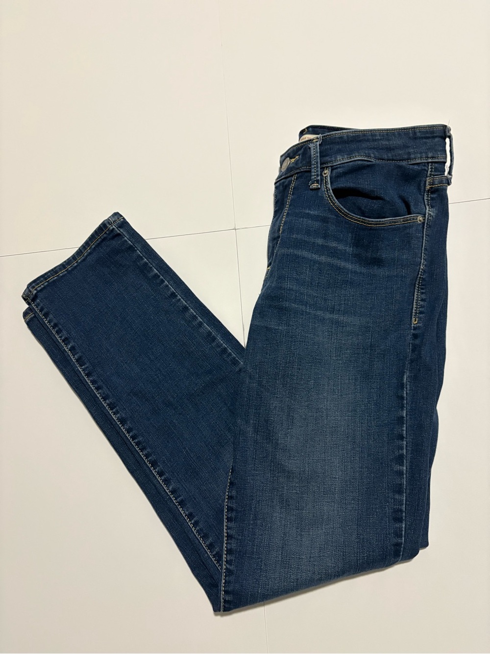 Levi’s Classic Mid Rise Skinny Jeans Size 8 Blue Denim 27x27